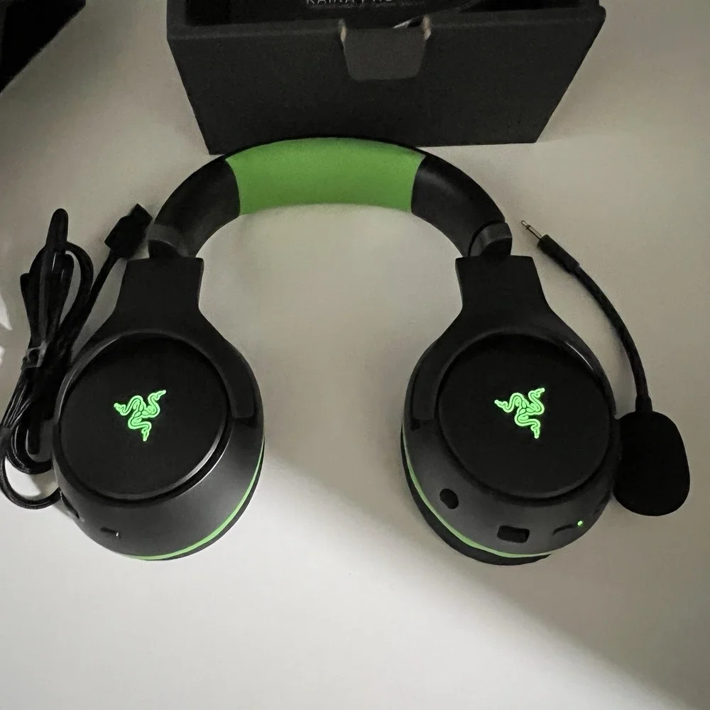Razer Kaira Pro Wireless Gaming Headset for Xbox X/S W/mic &charger No Dongle